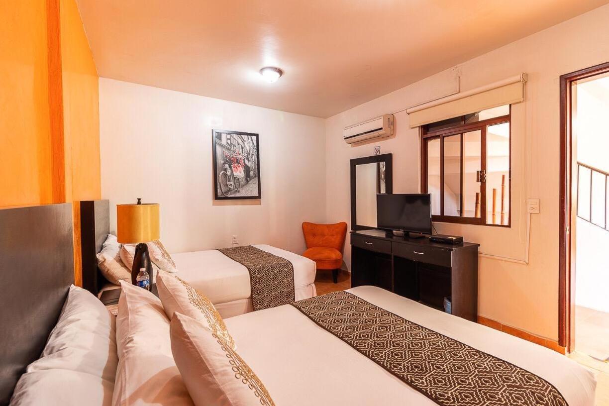 Hotel Dona Juana ตลาโคตาลปัน ภายนอก รูปภาพ