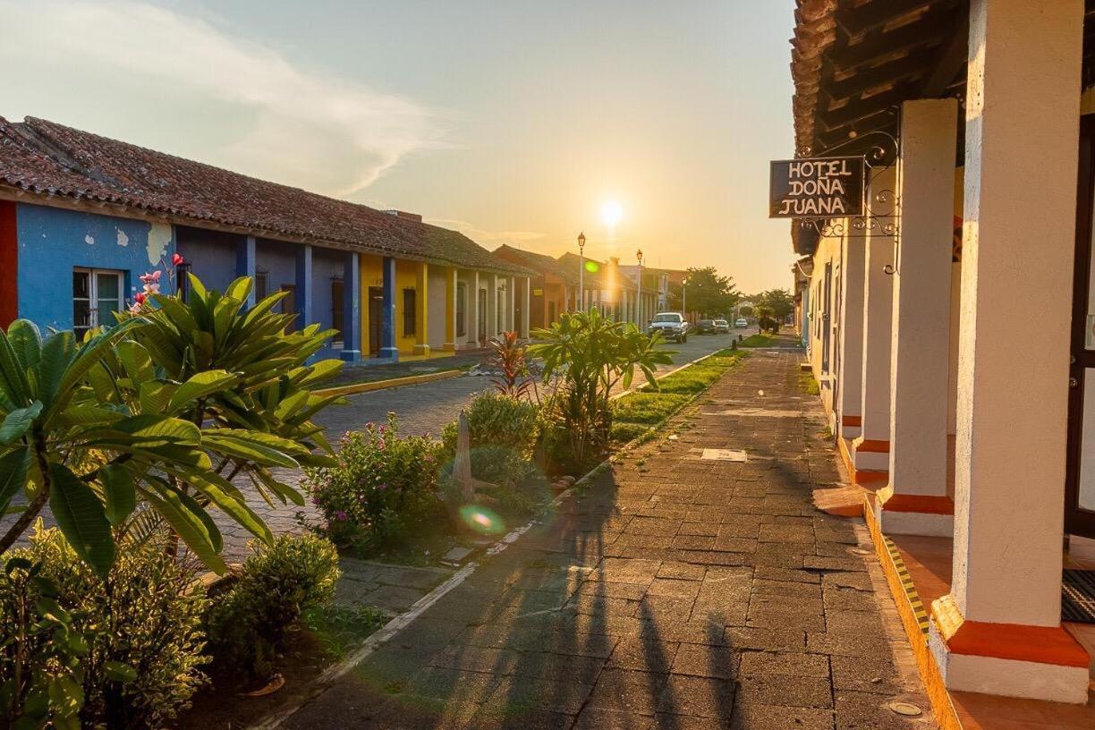 Hotel Dona Juana ตลาโคตาลปัน ภายนอก รูปภาพ