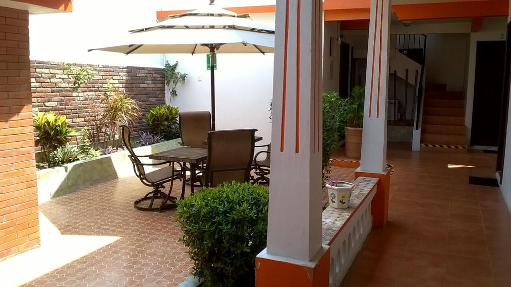 Hotel Dona Juana ตลาโคตาลปัน ภายนอก รูปภาพ
