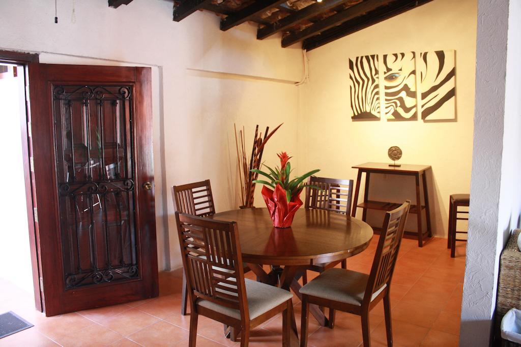 Hotel Dona Juana ตลาโคตาลปัน ภายนอก รูปภาพ
